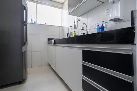 Apartamento à venda com 120m², 2 quartos e 2 vagasCozinha