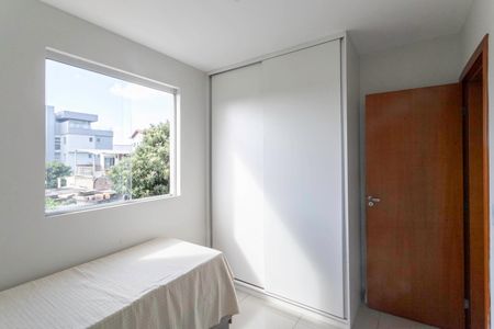 Apartamento à venda com 120m², 2 quartos e 2 vagasQuarto 