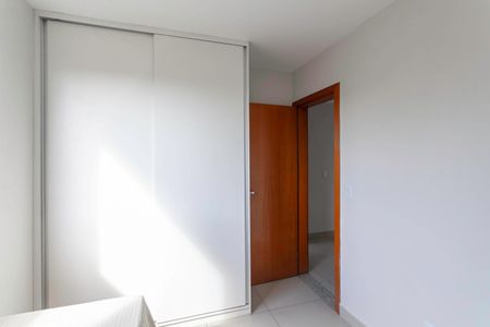 Apartamento à venda com 120m², 2 quartos e 2 vagasQuarto 