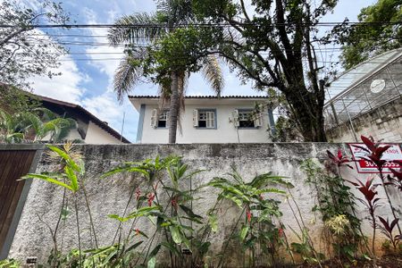 Casa à venda com 350m², 3 quartos e 5 vagasFachada da casa