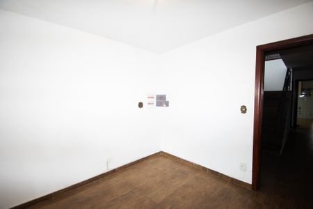 Casa à venda com 350m², 3 quartos e 5 vagassala escritorio