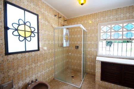 Casa à venda com 350m², 3 quartos e 5 vagasbanheiro corredor