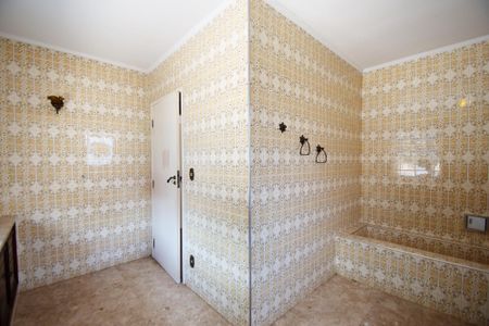 Casa à venda com 350m², 3 quartos e 5 vagasbanheiro corredor