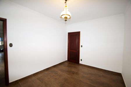 Casa à venda com 350m², 3 quartos e 5 vagasSala 2