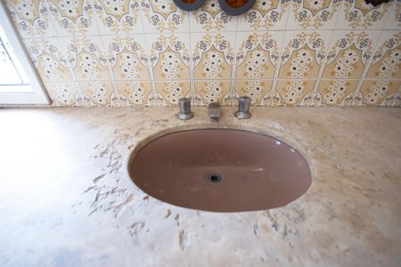 Casa à venda com 350m², 3 quartos e 5 vagasbanheiro corredor