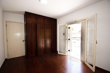 Casa à venda com 350m², 3 quartos e 5 vagasquarto 3