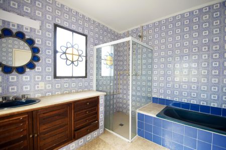 Casa à venda com 350m², 3 quartos e 5 vagasbanheiro quarto 1