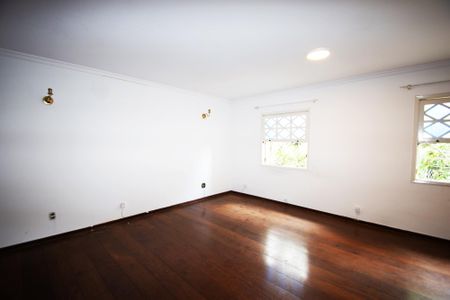 Casa à venda com 350m², 3 quartos e 5 vagasquarto 1