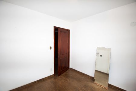 Casa à venda com 350m², 3 quartos e 5 vagassala escritorio