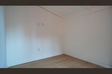 Closet  de casa de condomínio para alugar com 4 quartos, 217m² em Vila Jardim, Porto Alegre