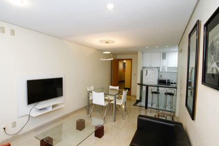 Sala de apartamento para alugar com 1 quarto, 50m² em Belvedere, Belo Horizonte