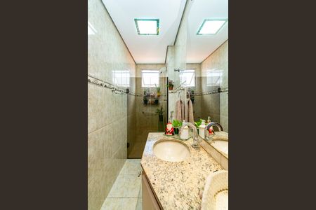 Apartamento à venda com 121m², 3 quartos e 2 vagas Apartamento à venda com 121m², 3 quartos e 2 vagasBanheiro Social