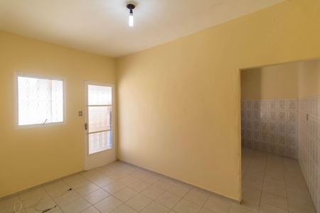 Casa à venda com 100m², 3 quartos e 2 vagas Casa à venda com 100m², 3 quartos e 2 vagasSala da casa 02