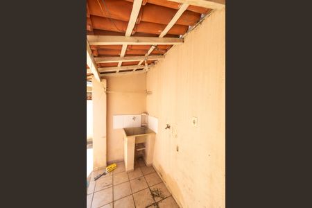 Casa à venda com 100m², 3 quartos e 2 vagas Casa à venda com 100m², 3 quartos e 2 vagasÁrea de Serviço