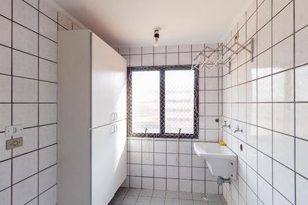 Apartamento para alugar com 47m², 2 quartos e 1 vaga Apartamento para alugar com 47m², 2 quartos e 1 vagaCozinha e área de serviço