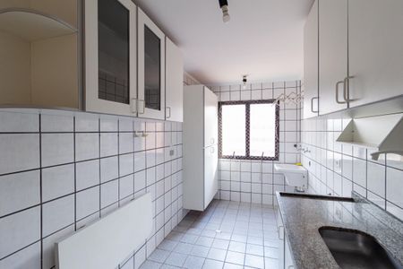 Apartamento para alugar com 47m², 2 quartos e 1 vaga Apartamento para alugar com 47m², 2 quartos e 1 vagaCozinha e área de serviço
