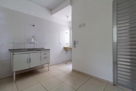 Apartamento para alugar com 28m², 1 quarto e sem vaga Apartamento para alugar com 28m², 1 quarto e sem vagaSala, Cozinha e Área de Serviço