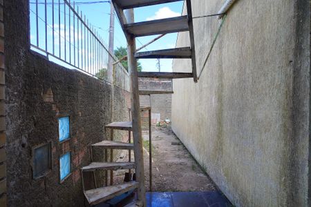 acesso de kitnet/studio para alugar com 1 quarto, 30m² em Farrapos, Porto Alegre