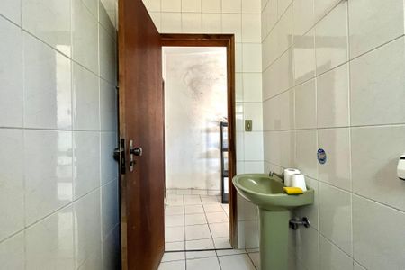 Casa à venda com 325m², 3 quartos e 4 vagasBanheiro de serviço