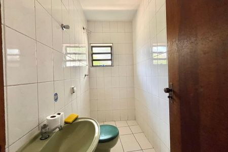 Casa à venda com 325m², 3 quartos e 4 vagasBanheiro de serviço