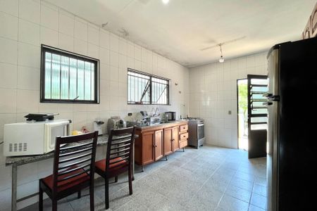 Casa à venda com 325m², 3 quartos e 4 vagasCozinha