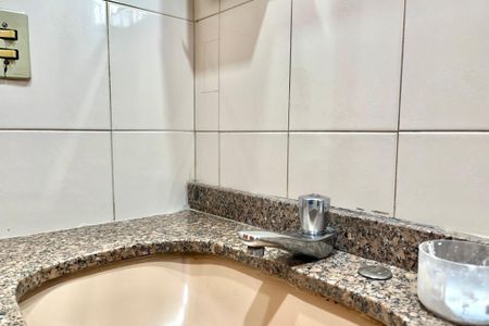 Casa à venda com 325m², 3 quartos e 4 vagasBanheiro 3