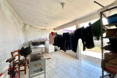 Casa à venda com 325m², 3 quartos e 4 vagasÁrea de Serviço