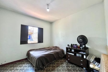 Casa à venda com 325m², 3 quartos e 4 vagasQuarto 2