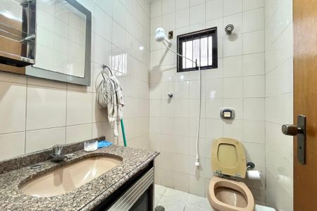 Casa à venda com 325m², 3 quartos e 4 vagasBanheiro 3