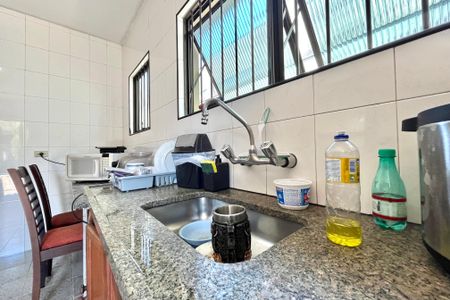 Casa à venda com 325m², 3 quartos e 4 vagasCozinha