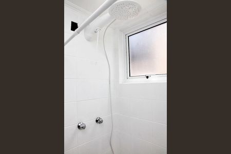 Banheiro de kitnet/studio para alugar com 1 quarto, 29m² em Independência, Porto Alegre