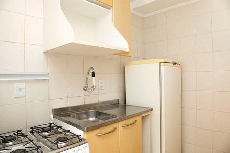 Cozinha + Área de Serviço de kitnet/studio para alugar com 1 quarto, 29m² em Independência, Porto Alegre
