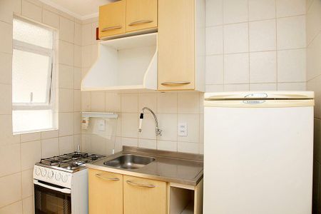 Cozinha + Área de Serviço de kitnet/studio para alugar com 1 quarto, 29m² em Independência, Porto Alegre