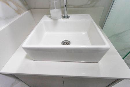 Apartamento à venda com 61m², 2 quartos e 2 vagasBanheiro da suíte 