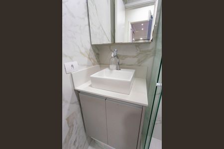 Apartamento à venda com 61m², 2 quartos e 2 vagasBanheiro da suíte 