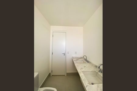 Apartamento à venda com 154m², 3 quartos e 2 vagasBanheiro da Suíte 1