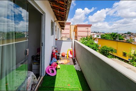 Varanda de casa de condomínio à venda com 2 quartos, 75m² em João Pinheiro, Belo Horizonte