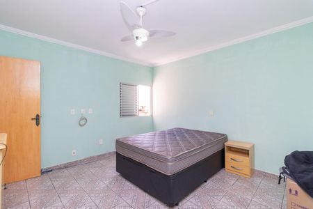 Casa à venda com 250m², 4 quartos e 2 vagasSuíte