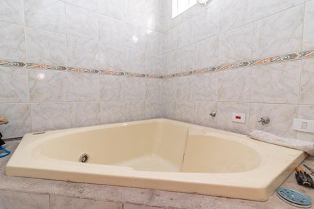 Casa à venda com 250m², 4 quartos e 2 vagasBanheiro da Suíte