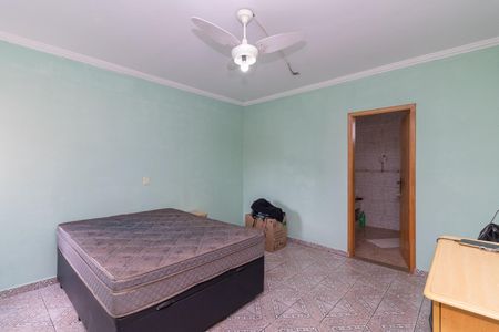 Casa à venda com 250m², 4 quartos e 2 vagasSuíte