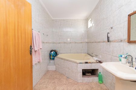 Casa à venda com 250m², 4 quartos e 2 vagasBanheiro da Suíte