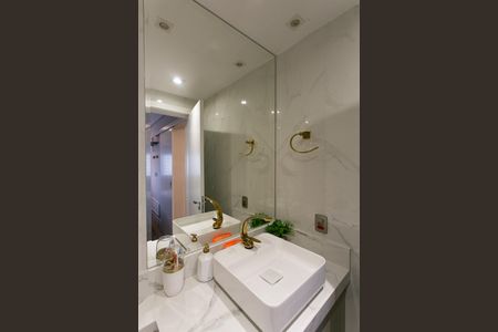 Apartamento à venda com 106m², 2 quartos e 2 vagasBanheiro da Suíte 2