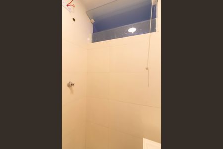 Banheiro de kitnet/studio para alugar com 1 quarto, 18m² em Jardim Santa Mena, Guarulhos