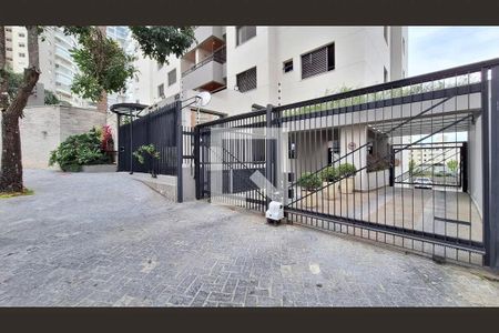 Apartamento para alugar com 70m², 3 quartos e 1 vaga Apartamento para alugar com 70m², 3 quartos e 1 vagaFachada