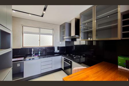 Apartamento à venda com 110m², 3 quartos e 2 vagasCozinha