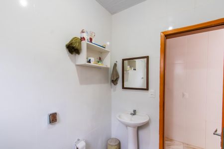 Banheiro de casa para alugar com 1 quarto, 80m² em Jardim Santo Antonio, São Paulo