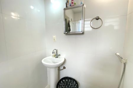 Casa à venda com 408m², 2 quartos e 4 vagas Casa à venda com 408m², 2 quartos e 4 vagasBanheiro da Suíte 1