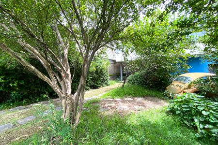 Casa à venda com 408m², 2 quartos e 4 vagas Casa à venda com 408m², 2 quartos e 4 vagasQuintal