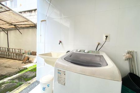 Casa à venda com 408m², 2 quartos e 4 vagas Casa à venda com 408m², 2 quartos e 4 vagasÁrea de Serviço