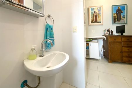 Casa à venda com 408m², 2 quartos e 4 vagas Casa à venda com 408m², 2 quartos e 4 vagasBanheiro